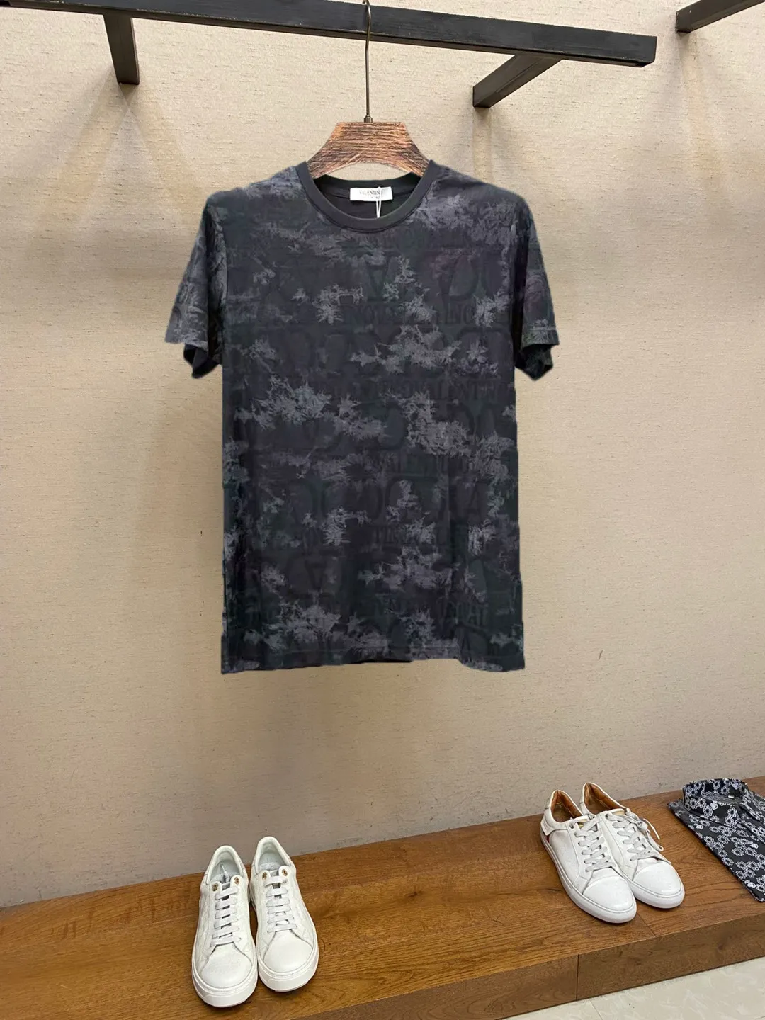 VLTN SS T （3 ） + ， ， ， ， ， T。 ， ， ， 。 ， ， ， ， ！ ， ！ ， ， ， ， ， T T 、 ！ ！ 、 、 T， ， ， ， ！ ， ， ， . , , SS . ：White Black Sizes：M L XL 2XL 3XL